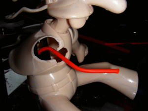 in 			den roten Röhrchen liegen dann die Antennen